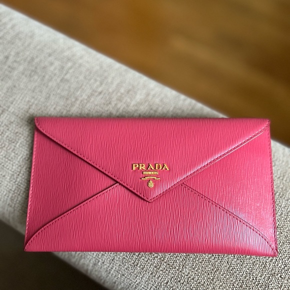 Prada Pink Textured Leather Wallet - Picture 1 of 10